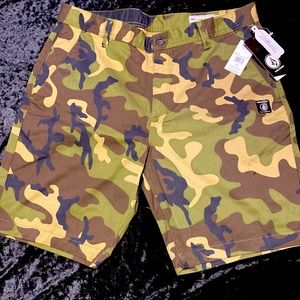 Men’s volcom shorts